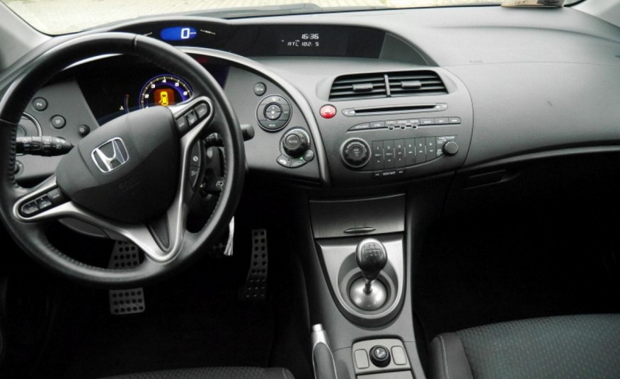 Honda Civic 1.8 i VTEC 140PS LIFT PDC Bardzo dobry Stan Bezwypadkowy Gwarancja zdjęcie 8