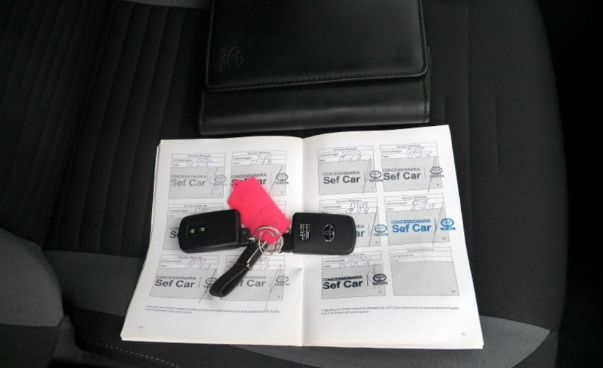 Toyota Auris 1.8 HSD Hybryda Lift Kamera Bezwypadkowy Pełny serwis Gwarancja zdjęcie 17