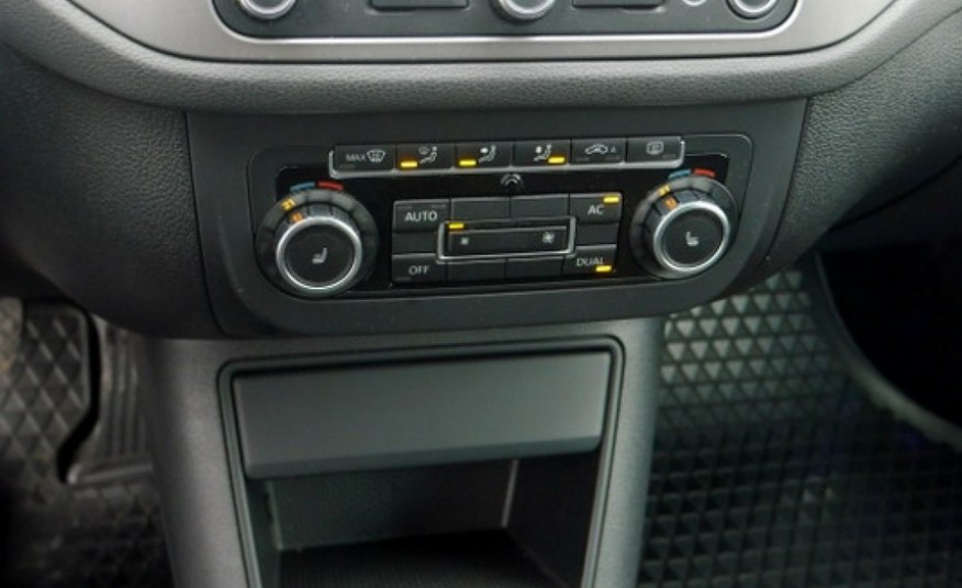 Volkswagen Tiguan 1.4 TSI 150KM PDC Navi Idealny Stan  Gwarancja zdjęcie 14