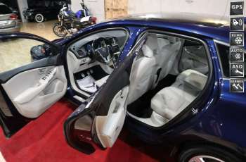 Volvo V40  Sprowadzony  OCEAN RACE  pełna OPCJA KAMERA  panorama