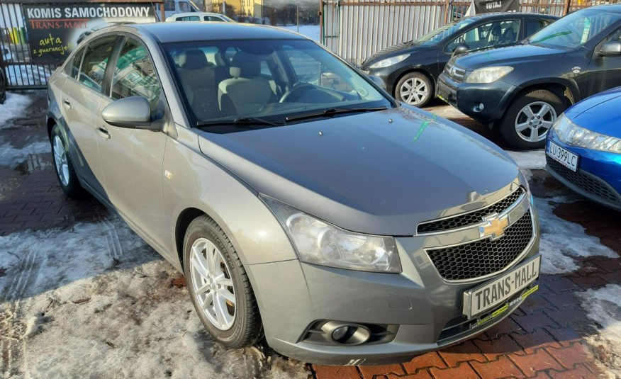 Chevrolet Cruze 1.8 Benzyna. Bezwypadkowy. . Navi. 2 kmpl kół. zdjęcie 
