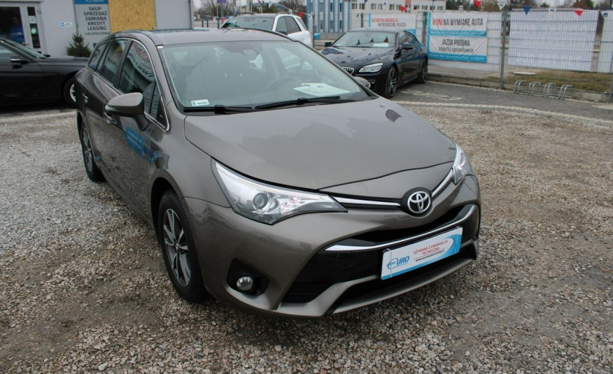 Toyota Avensis Salon, bezwypadkowy, automat, benzyna, czujniki zdjęcie 