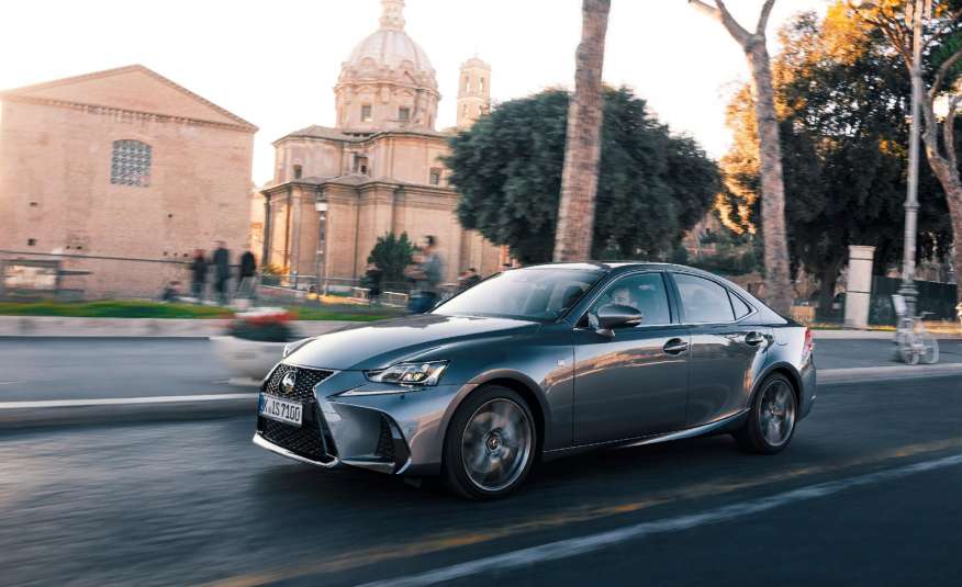 LEXUS IS 300h Elegance zdjęcie 1