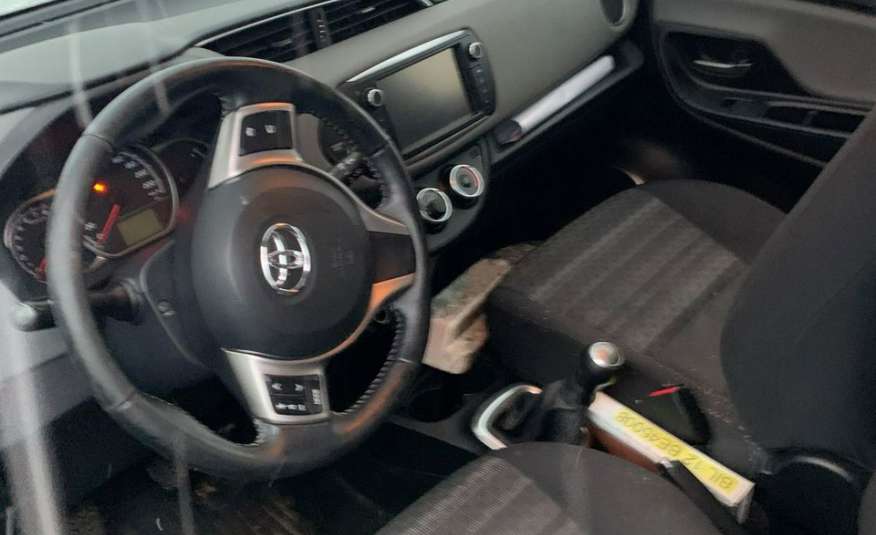 Toyota Yaris navi, klima, kamera, gwarancja zdjęcie 