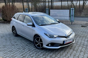 Toyota Auris 1.6 D-4D / Dynamic Navi Xenon / Salon PL I-właściciel Serwis ASO