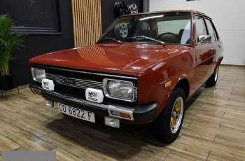 Fiat 131 131 klasyk 1430 bez rdzy 1977 fiat 131 PERFEKCYJNY zabytek 33000K