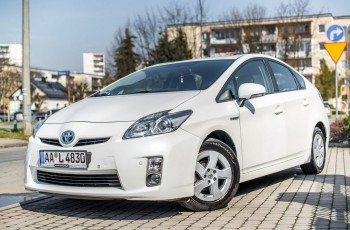 Toyota Prius 1.8_Benzyna_100 KM_186 tys km_komplet kół