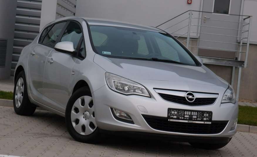 Opel Astra / Klima / Tempomat / Parktronik / SALON POLSKA / ROK GWARANCJI zdjęcie 