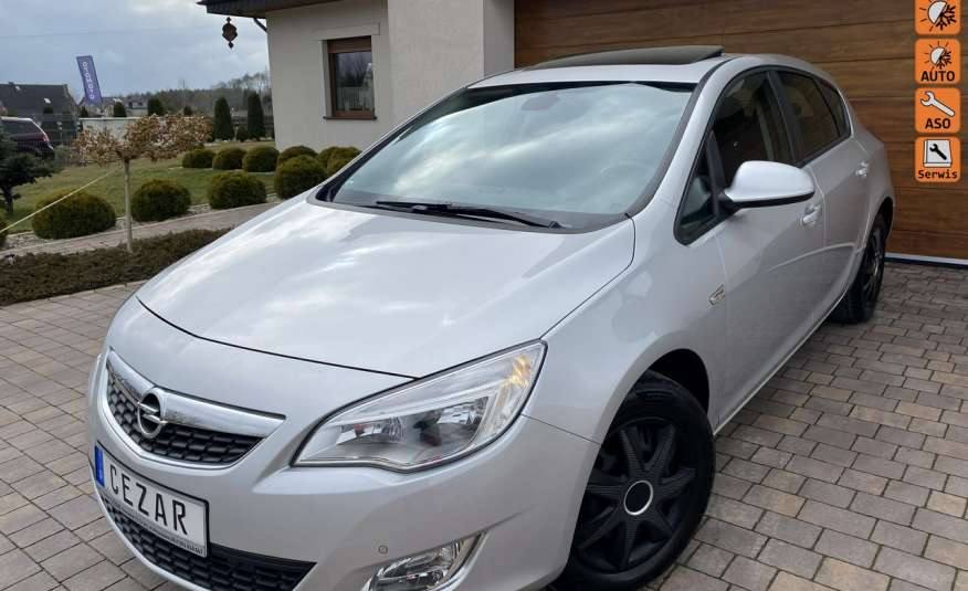 Opel Astra benzyna bogate wyposażenie czujniki przód tył grzana kierownica szyber zdjęcie 