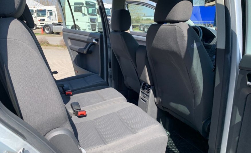 Volkswagen touran zdjęcie 12