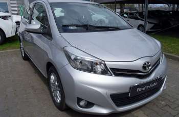 Toyota Yaris 1.33 VVT-i 99KM PREMIUM COOL NAVI, salon Polska, gwarancja