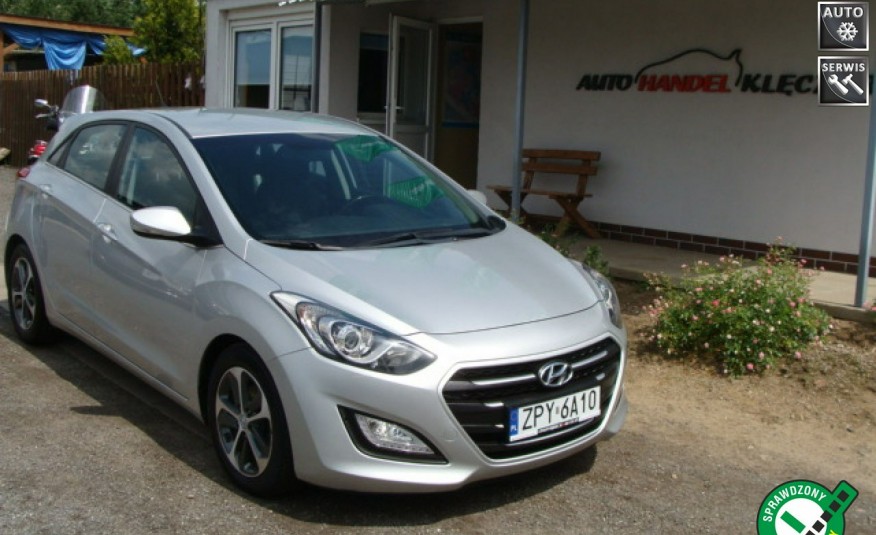 Hyundai i30 Bardzo ładny Zarejestrowany i ubezpieczony Klima, tempomat, el. szyby zdjęcie 