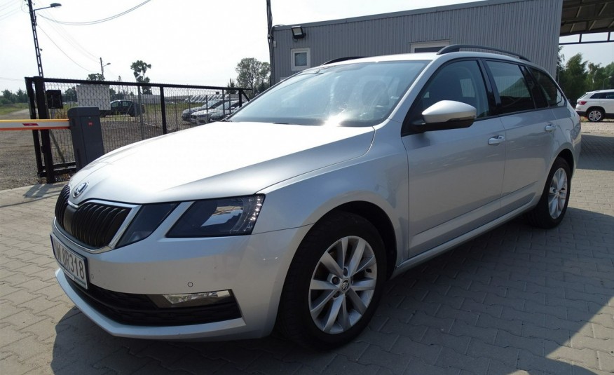 Octavia Skoda Octavia 1.6 TDI Ambition Kombi Salon PL 1 wł ASO FV23% zdjęcie 