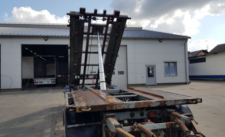 Inna HFR Hakowiec Wywrotka do Kontenerów 2000 rok zdjęcie 2