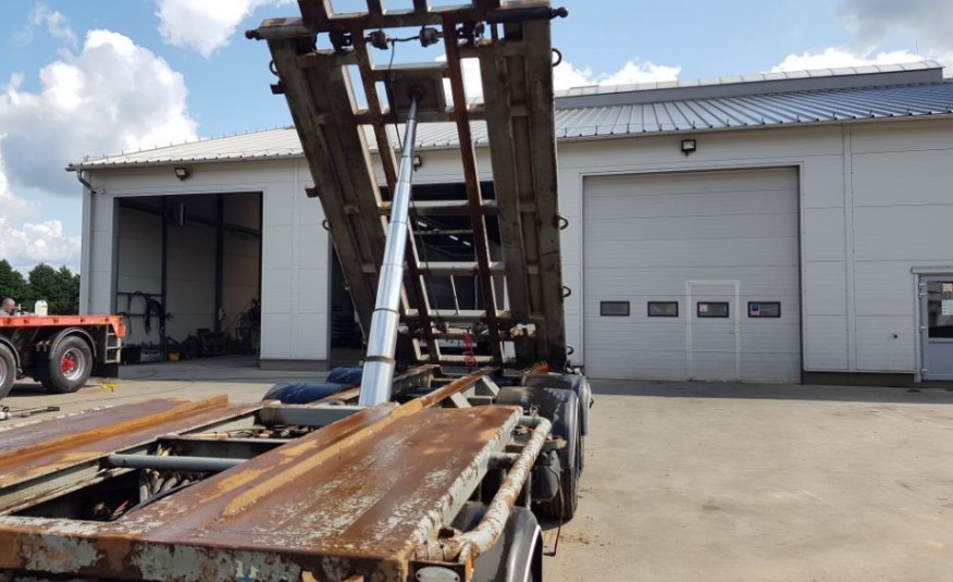 Inna HFR Hakowiec Wywrotka do Kontenerów 2000 rok zdjęcie 3