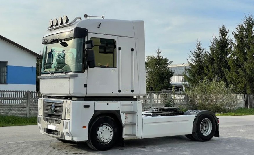 ciągnik siodłowy Renault zdjęcie 1