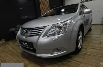 Toyota Avensis 1.8i navi KAMERA bezwypadkowa GWARANCJA film 