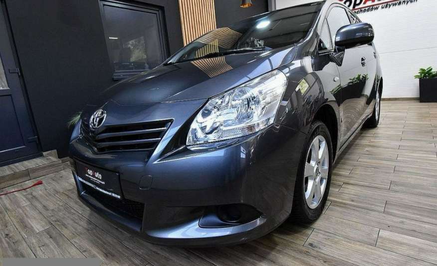 Toyota Verso 1.6 i oryginalny przebieg serwisowana +GWARANCJA FILM perfekcyjna zdjęcie 