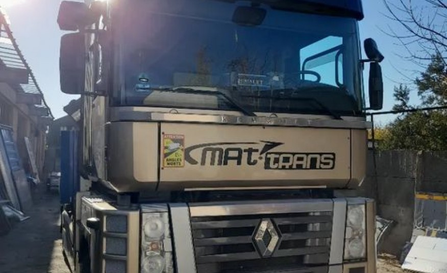 Renault MAGNUM 520 DXi zdjęcie 1