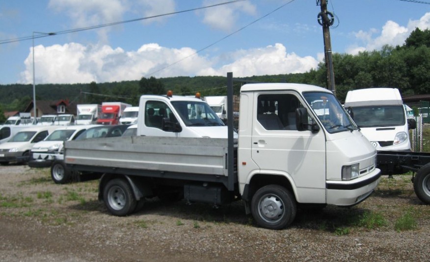Nissan TRADE 3,0-MOTOR. 3,50-M. SKRZYNIA zdjęcie 1