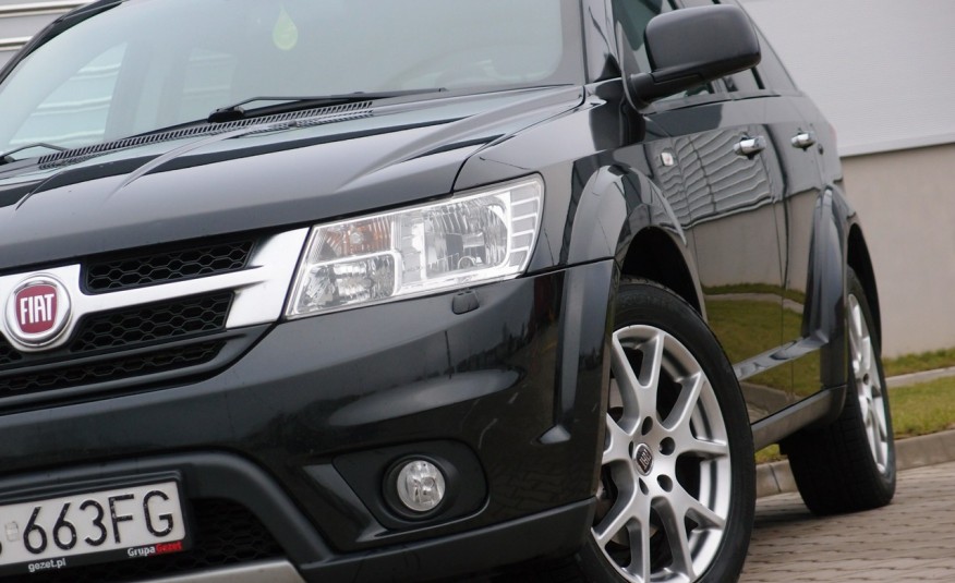 Fiat Freemont 2.0d 170KM / Automat / 4x4 / 7 osób / Max wyposażenie / Salon PL zdjęcie 