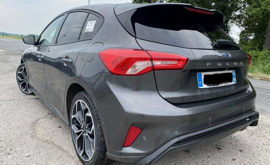 Ford Focus ST-line Bogato Wyposażony zdjęcie 
