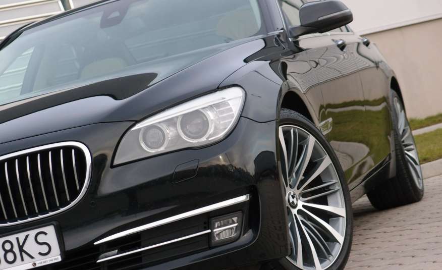 730 730d / LIFT / Max wyposażenie / Kupiony w BMW Szczecin / ROK GWARANCJI zdjęcie 