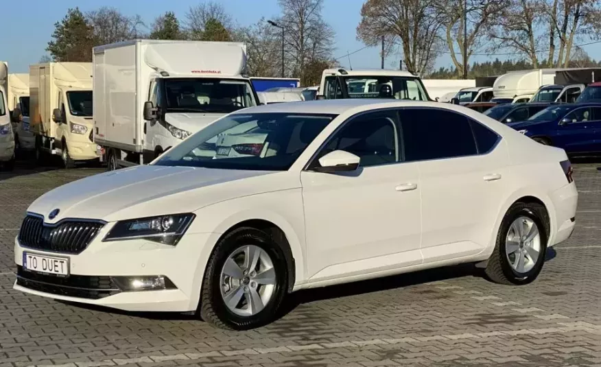 Skoda superb zdjęcie 