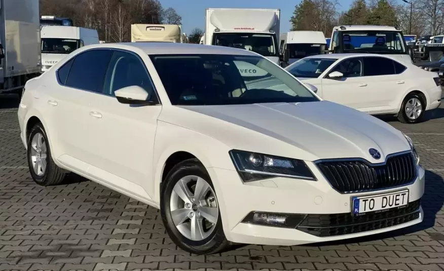 Skoda superb zdjęcie 