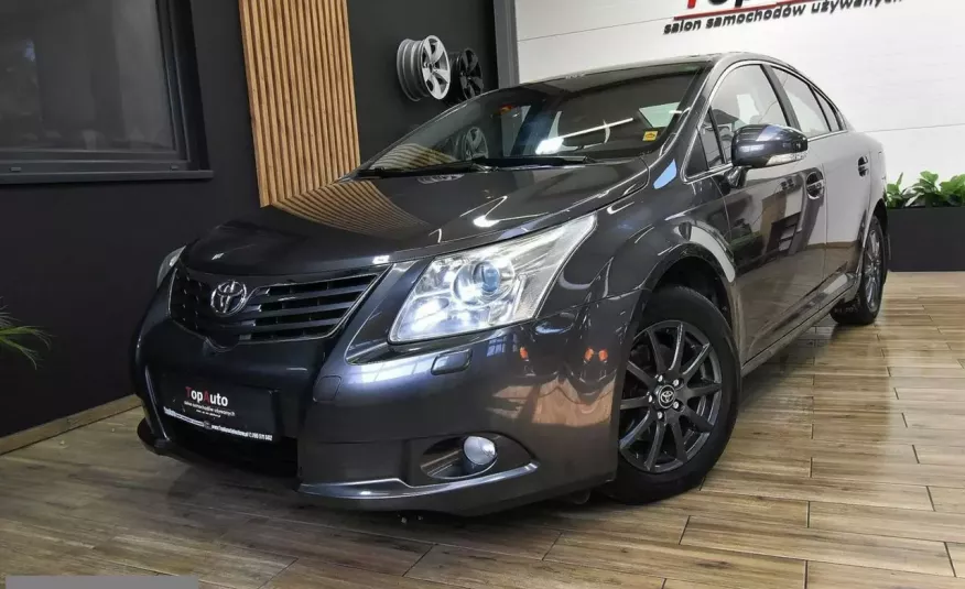 Toyota Avensis 1.8 i MANUAL navi kamera 102 000km bezwypadkowa gwarancja FILM zdjęcie 