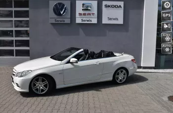 Mercedes E 220 E 220 Cabrio, Skóry, Masaże, Navi, Podgrz. fotele, El.fotel, Alu AMG, 