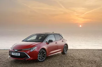 Toyota TOYOTA Corolla 2.0 Hybrid Executive