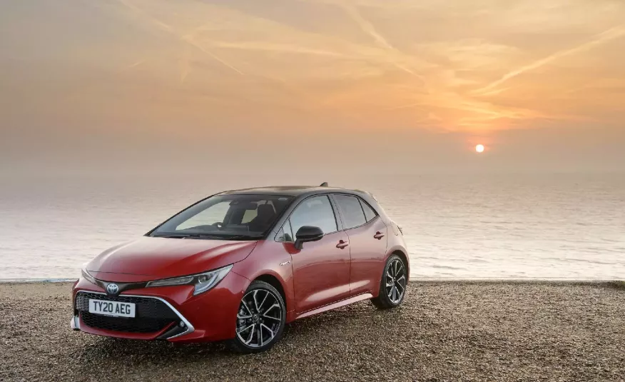 TOYOTA Corolla 2.0 Hybrid Executive zdjęcie 