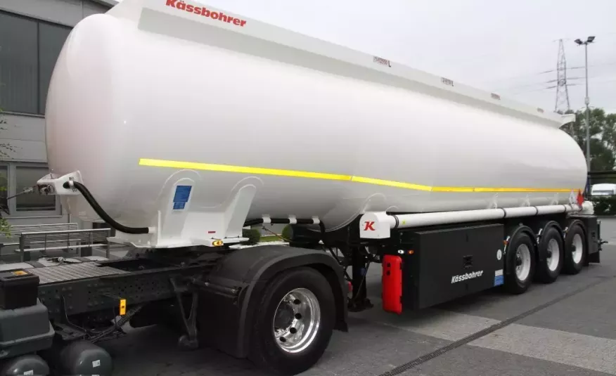 KASSBOHRER STB 39/4 , 4 komory , 39m3 , 36.000l , zaw. pneumat , oś podnoszona , hamulce tarczowe , ADR , JAK NOWA , niski przebieg , naczepa cysterna , paliwowa , do paliw zdjęcie 