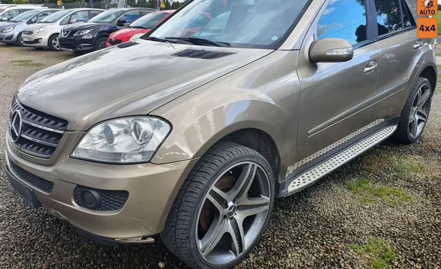 Mercedes ML 320 navi, klimatronic, 4x4, 2-osobowy zdjęcie 