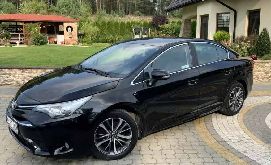Toyota Avensis 2.0 D-4D 143KM Premium / I-rej. 2017 r. / Salon PL I-właściciel zdjęcie 