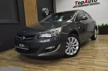 Opel Astra 1.4 T MANUAL sedan GWARANCJA bezwypadkowy FILM