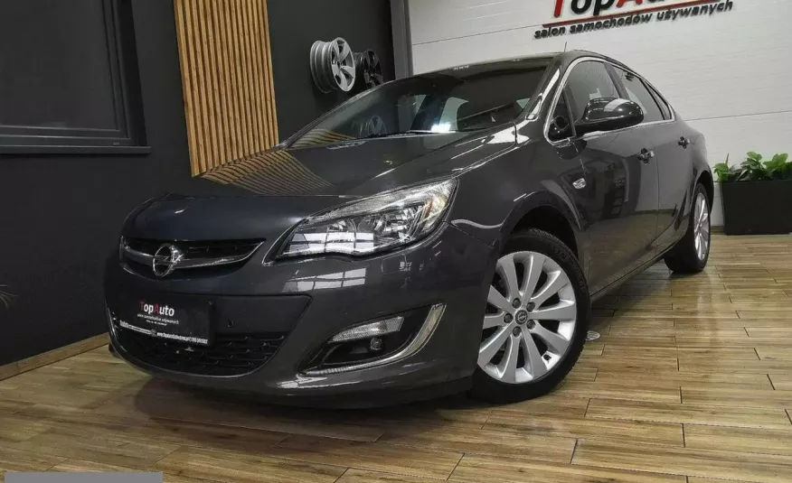Opel Astra 1.4 T MANUAL sedan GWARANCJA bezwypadkowy FILM zdjęcie 