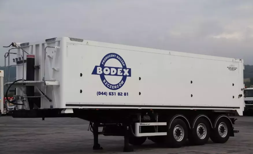 BODEX WYWROTKA 45 M3 / KLAPO-DRZWI / OŚ PODNOSZONA / 2017R / MAŁO UŻYWANA / zdjęcie 