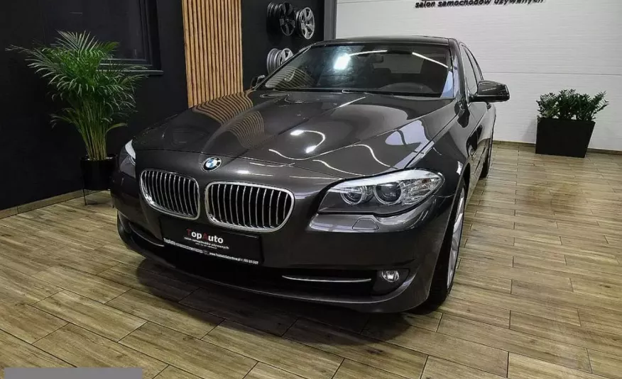 BMW 520 PERFEKCYJNA automat navi gwarantowany przebieg BEZWYPADKOWA FILM zdjęcie 