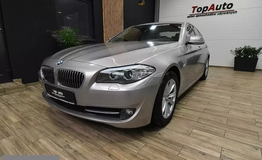 BMW 520 PERFEKCYJNA automat navi gwarantowany przebieg BEZWYPADKOWA FILM zdjęcie 