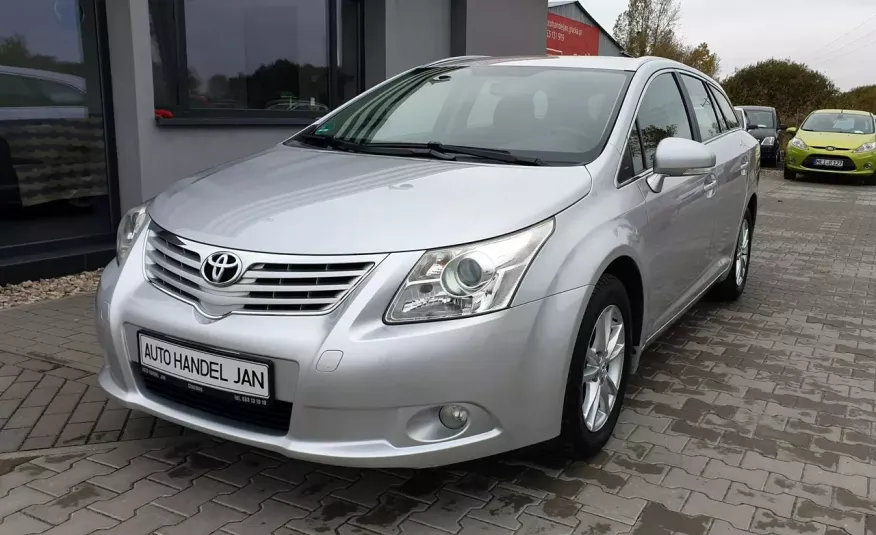 Toyota Avensis 2.0 D4D 126km, Klima, Navi, Kamera zdjęcie 