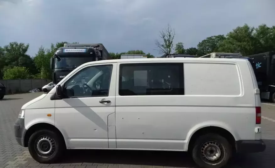 Volkswagen TRANSPORTER T5 / BLASZAK / 2.5 TDI / 130 KM / SKRZYNIA 6 / KLIMA / SPROWADZONY / zdjęcie 3