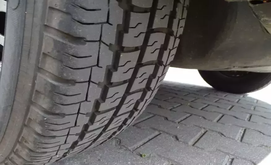 Volkswagen TRANSPORTER T5 / BLASZAK / 2.5 TDI / 130 KM / SKRZYNIA 6 / KLIMA / SPROWADZONY / zdjęcie 12