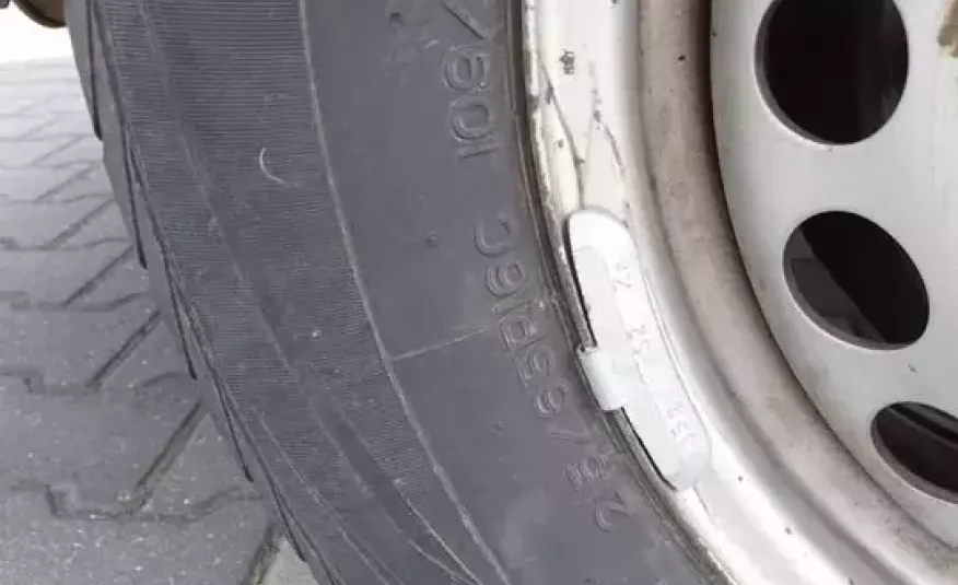 Volkswagen TRANSPORTER T5 / BLASZAK / 2.5 TDI / 130 KM / SKRZYNIA 6 / KLIMA / SPROWADZONY / zdjęcie 14