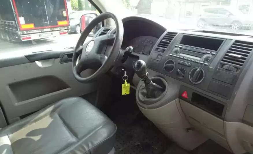 Volkswagen TRANSPORTER T5 / BLASZAK / 2.5 TDI / 130 KM / SKRZYNIA 6 / KLIMA / SPROWADZONY / zdjęcie 19