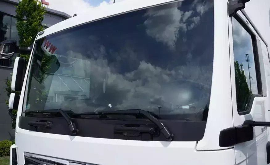 MAN TGL 12.220 kontener z windą / Euro 6 / sypialny / 190 tys. km zdjęcie 10