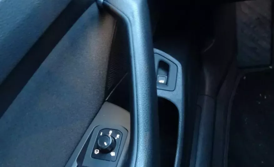 Volkswagen Passat 1.6 TDI BMT Comfortline Sedan Salon PL 1 wł ASO FV23% zdjęcie 17