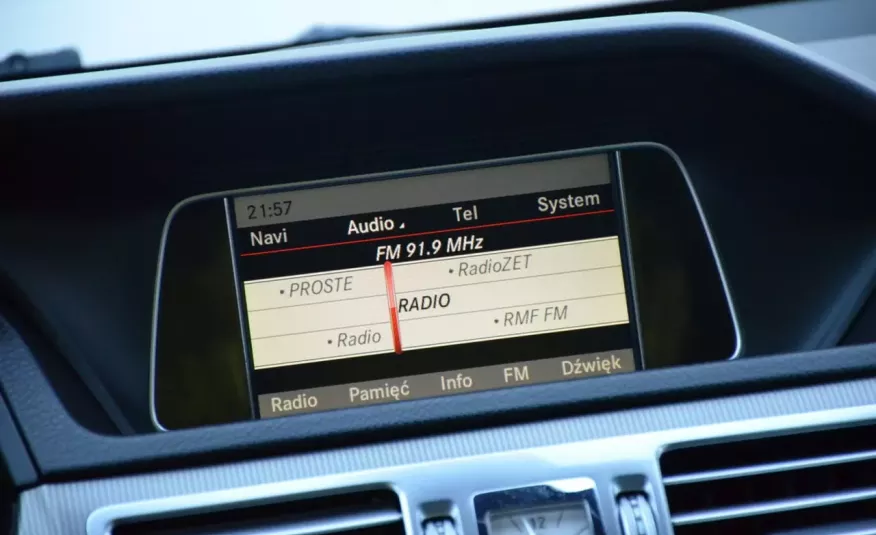 Mercedes E 200 Opłacony 2.2D AMG Lift Serwis Panorama Navi Skóra+alcantara LED zdjęcie 45