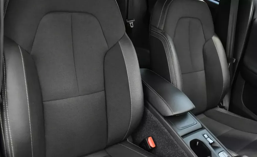 Volvo XC 40 Vat 23%, P.salon, Klima, Bluetooth, Tempomat, Podgrz. fotele, Nawi zdjęcie 34